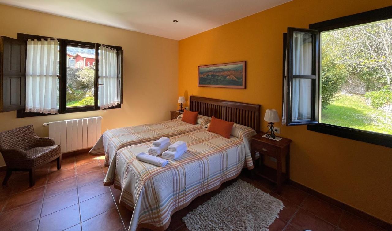 Hotel Rural El Texeu Parres de Llanes Esterno foto